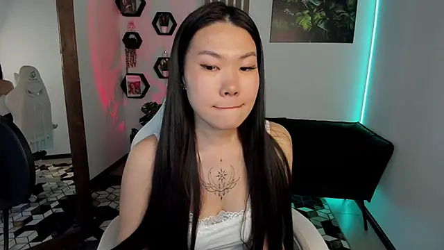 Chatroom XXX en direct de LunaPurrr