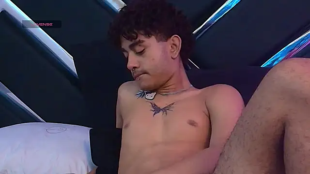 Show modela MiikeOthon na web-kameri