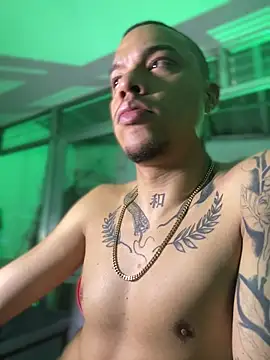 AlphaMasterXxx Webcamshow