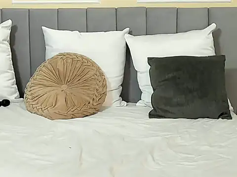 Pertunjukan Kamera Web GiannaBlanc