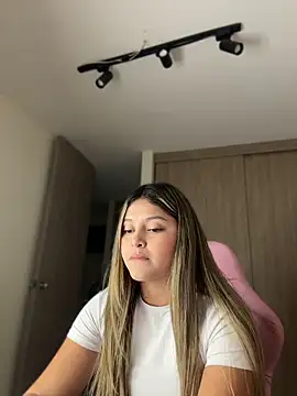 lunablossom_'s Live XXX Chat