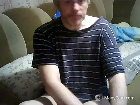 Mr__XX: διαδικτυακό σόου στην κάμερα