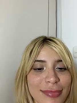 Chat +18 de _Alicee_1 ao vivo