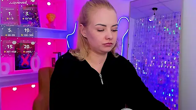 StephanieSweety Adlı Modelin Canlı XXX Sohbeti