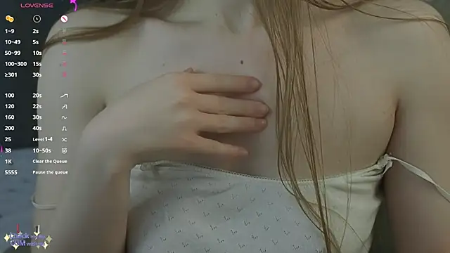 mowalova's Live XXX Chat