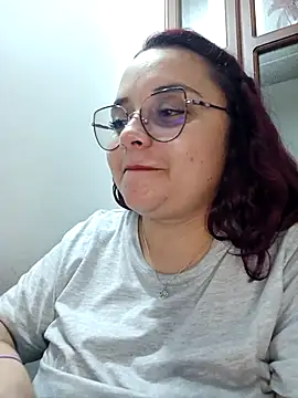 Show Webcam de CURVY-HORNY