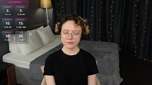 XXX chat uživo modela HottoKori