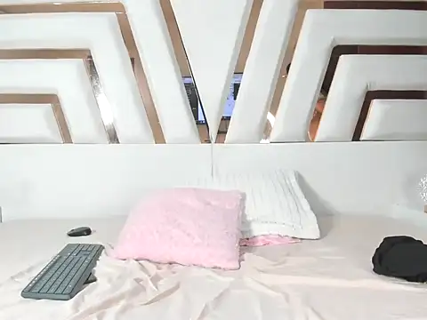 MiaKleinX Live XXX Chat