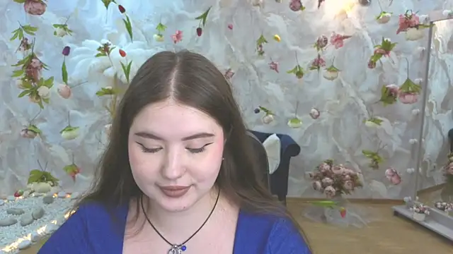 PixelGoddess Adlı Modelin Canlı XXX Sohbeti