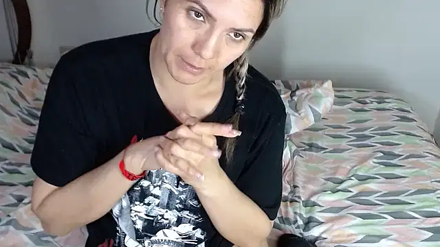 Chatroom XXX en direct de Chantal_hott