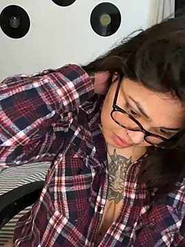 Chatroom XXX en direct de miacanela_xo