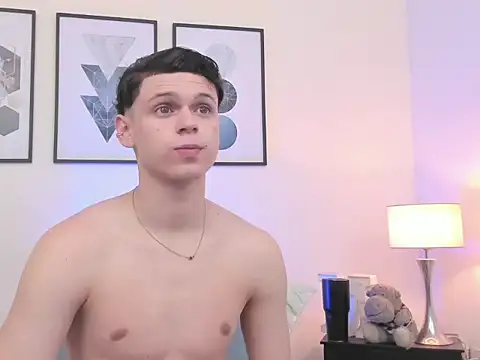 mykelcano Show in webcam