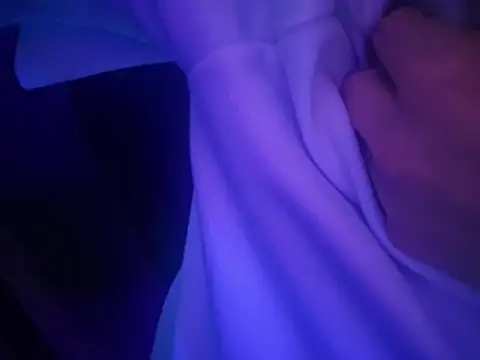 Pokazy przed kamerką – chronic_vibez