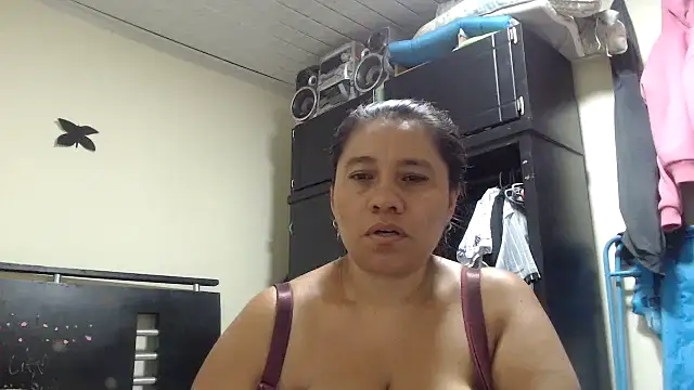 Živý XXX chat adrixxx38