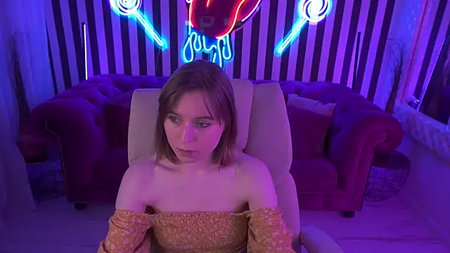 SofiaLuxuryy Adlı Modelin Canlı XXX Sohbeti