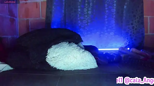 دردشة Cata-angel الجنسية المباشرة