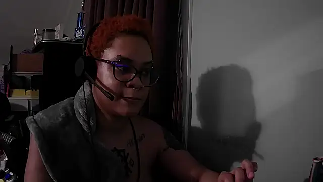 nickytheehawtie Adlı Modelin Canlı XXX Sohbeti