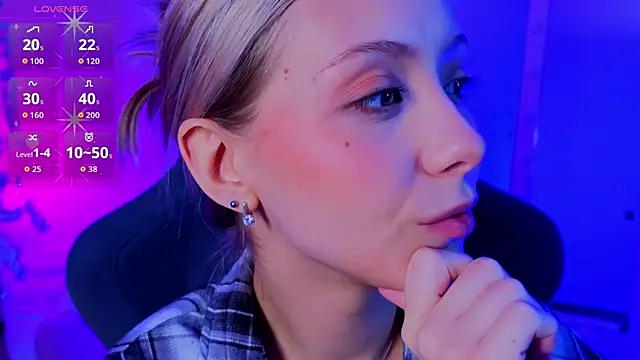 LumMinaのライブXXXチャット