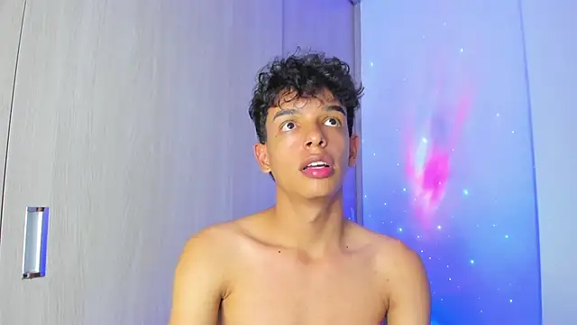 Maxfrost1 webcam show