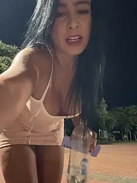 _kathaLopez_ 现场XXX聊天