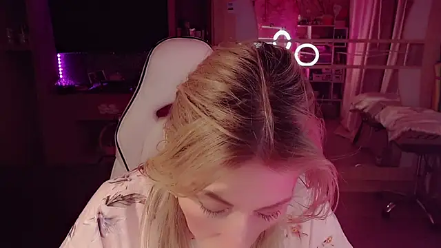 Chatroom XXX en direct de AnnieGOld_