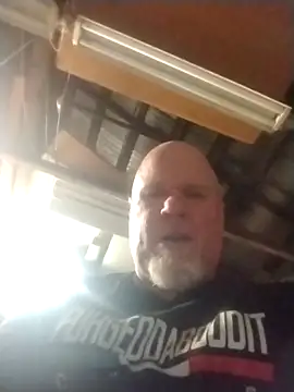 Reddog833 在線直播表演