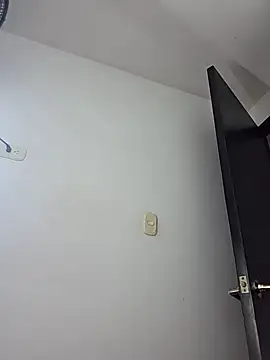 alaia_princess Adlı Modelin Canlı XXX Sohbeti