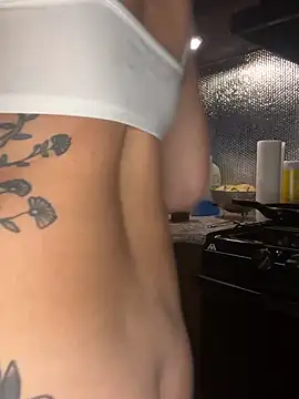 chellerayy's Webcam Show