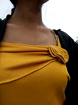 عرض كام Hoa-tuylip