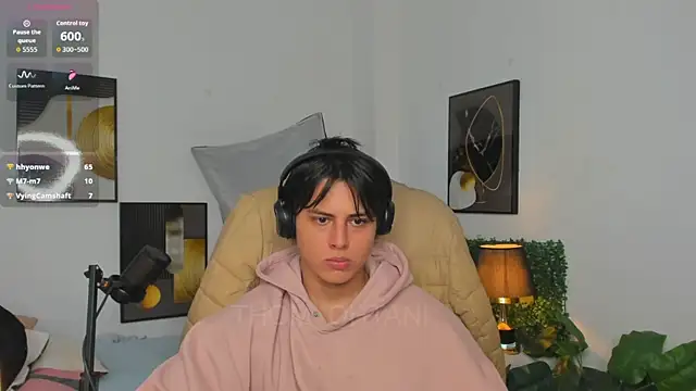 Thom_Ohtani Pertunjukan Webcam