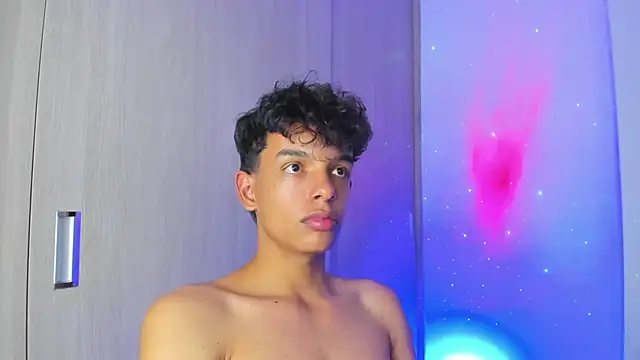 Chat +18 de Maxfrost1 ao vivo