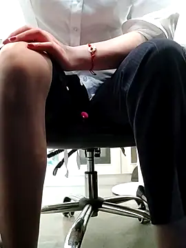 WHUANUOZANYTO Adlı Modelin Canlı XXX Sohbeti