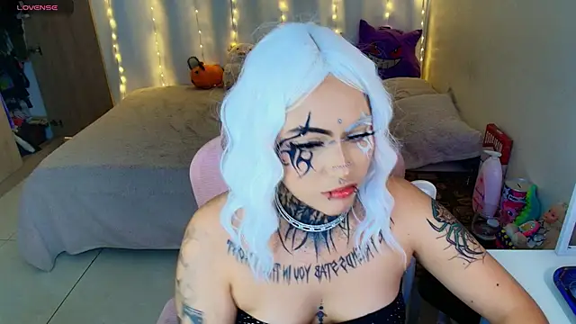 maliciaXpoison Chat XXX in diretta