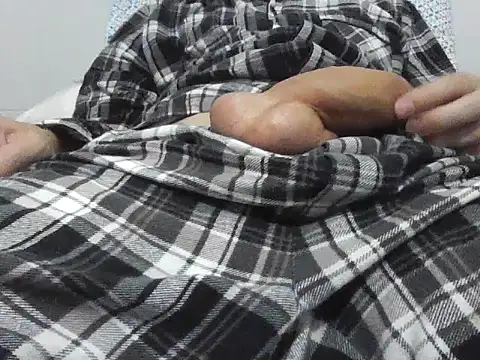 Show modela hiddenbig na web-kameri