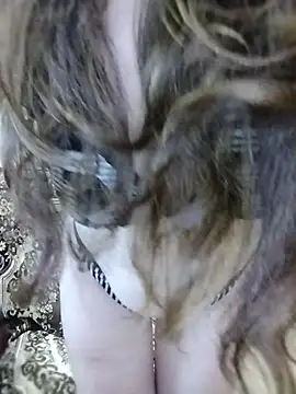 XXX chat uživo modela CrazyMaya39