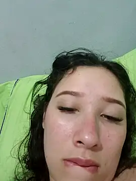 bellaj_03's Webcam Show