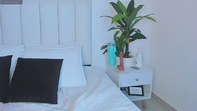 Megan_Brunette2 Chat XXX in diretta