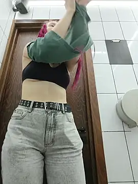 Frost_foxy Adlı Modelin Canlı XXX Sohbeti