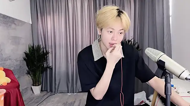 hafabva: διαδικτυακό σόου στην κάμερα