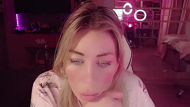 Chat XXX en directo de AnnieGOld_