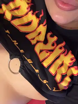 Tawane3 Show in webcam