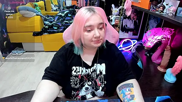 Softie_Sofy: онлайн-секс-чат