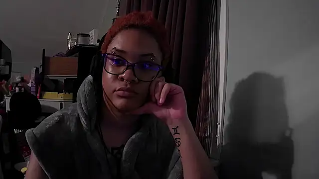 Chat XXX en directo de nickytheehawtie