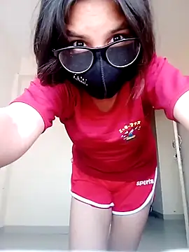 Divya3107 即時 XXX 聊天