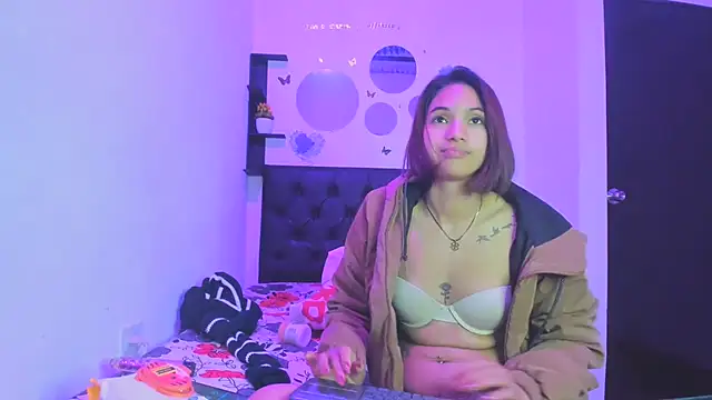 sapphire_brown20's Live XXX Chat