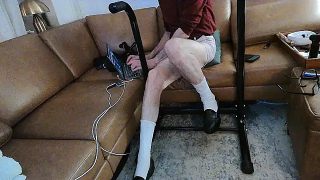 Show modela gaydandyboy na web-kameri