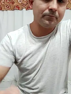 Bradd_32 Show Webcam