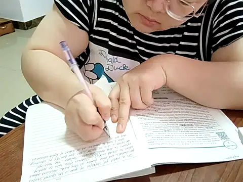 Chat +18 de AngelwithEcup ao vivo