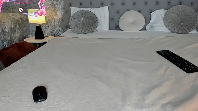 LucyLovelyy Live XXX-Chat