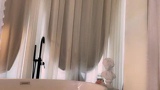 XXX chat uživo modela dearMi_00